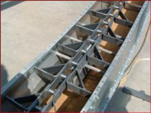 Drag chain conveyors